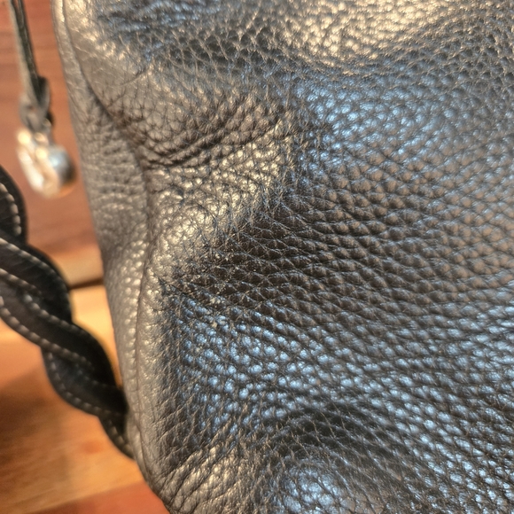 1993 BRIGHTON  Black PEBBLED LEATHER Shoulder Bag with Heart Charm - Picture 16 of 16